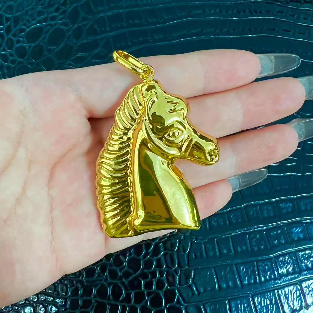 Gold Pendant Necklace