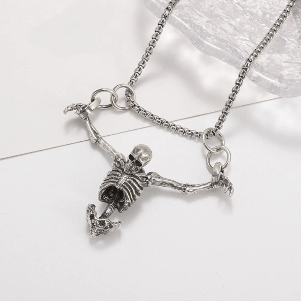 Charm Gothic Men Necklace Hip Hop Exaggerated Skull Head Pendent Choker Sweater Chain Clavicle Chain Women