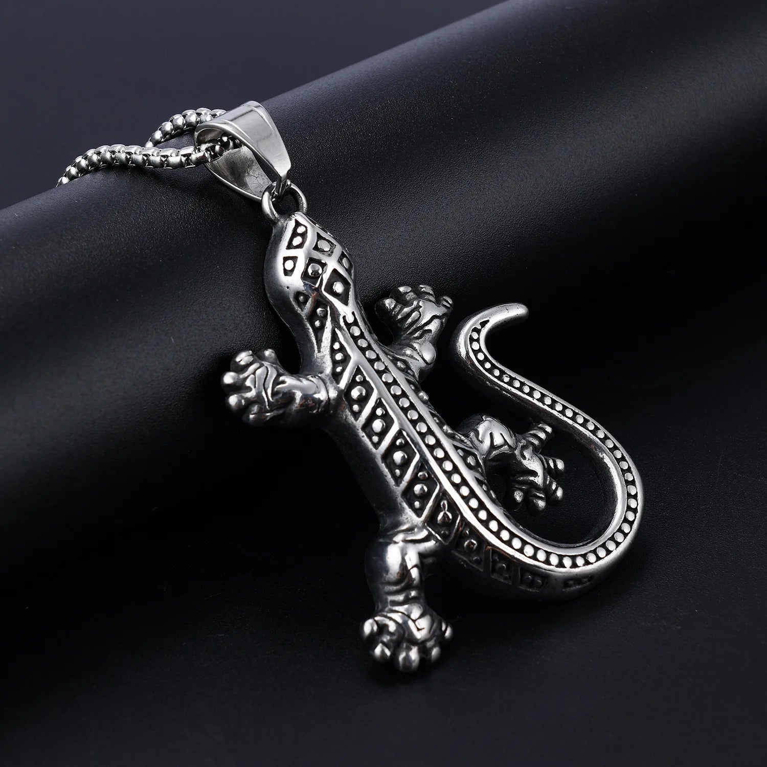 Lizard Animal Pendant Necklace — Stainless Steel