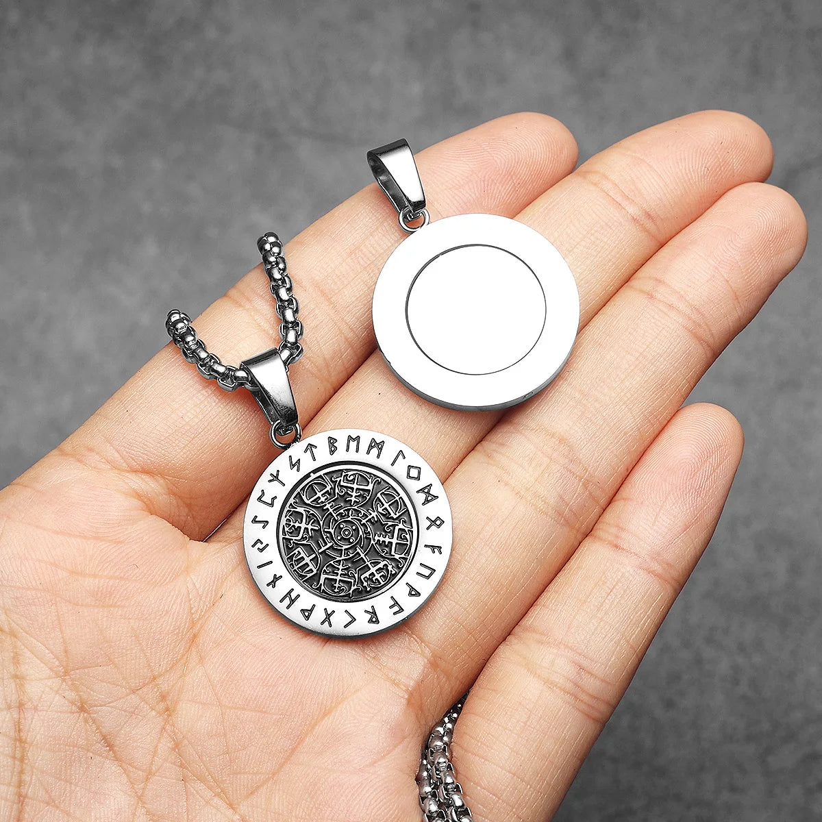 Rotatable Viking Compass Rune Men Necklaces With Pendant Stainless Steel Jewelry For Male Women Punk Accessories Gifts Wholesale