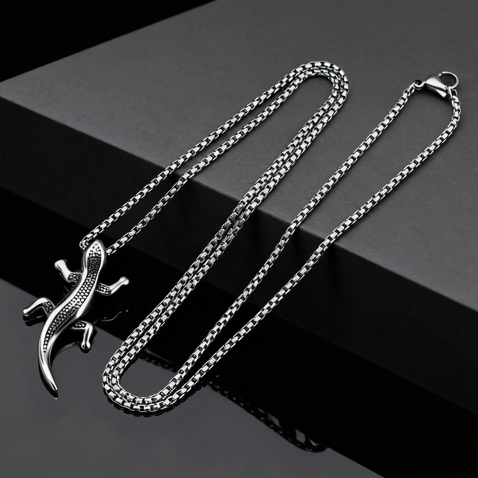 Unique Gecko Lizard Pendant Necklace for Men Male, Stainless Steel Hip Hop Animal Necklace, Fashion Jewelry Creativity Gift