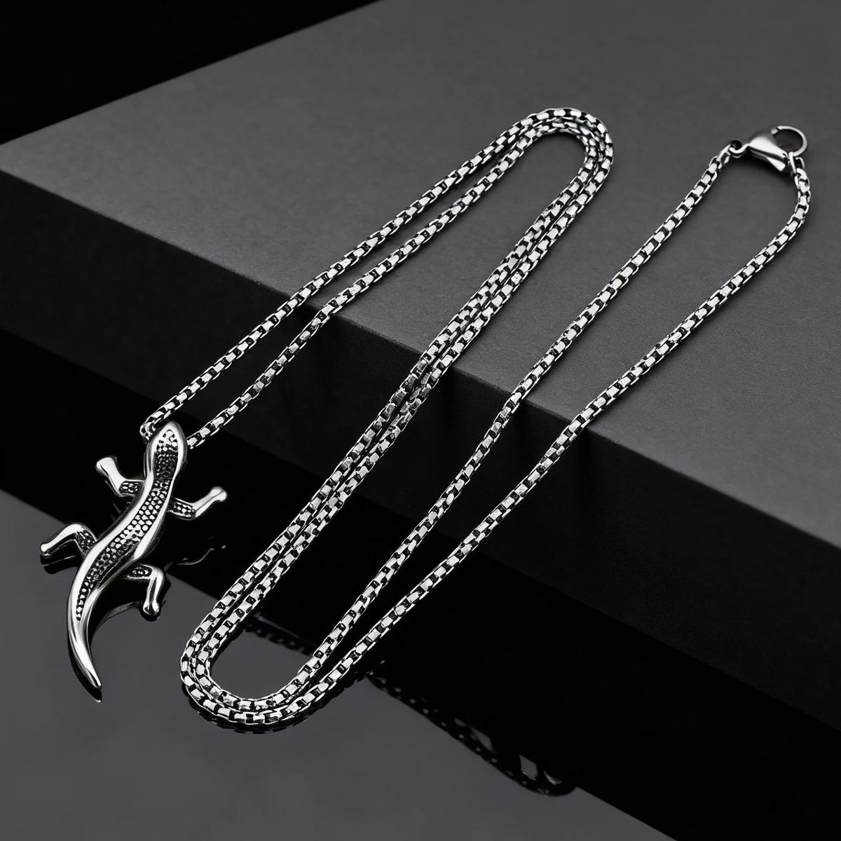Unique Gecko Lizard Pendant Necklace for Men Male, Stainless Steel Hip Hop Animal Necklace, Fashion Jewelry Creativity Gift
