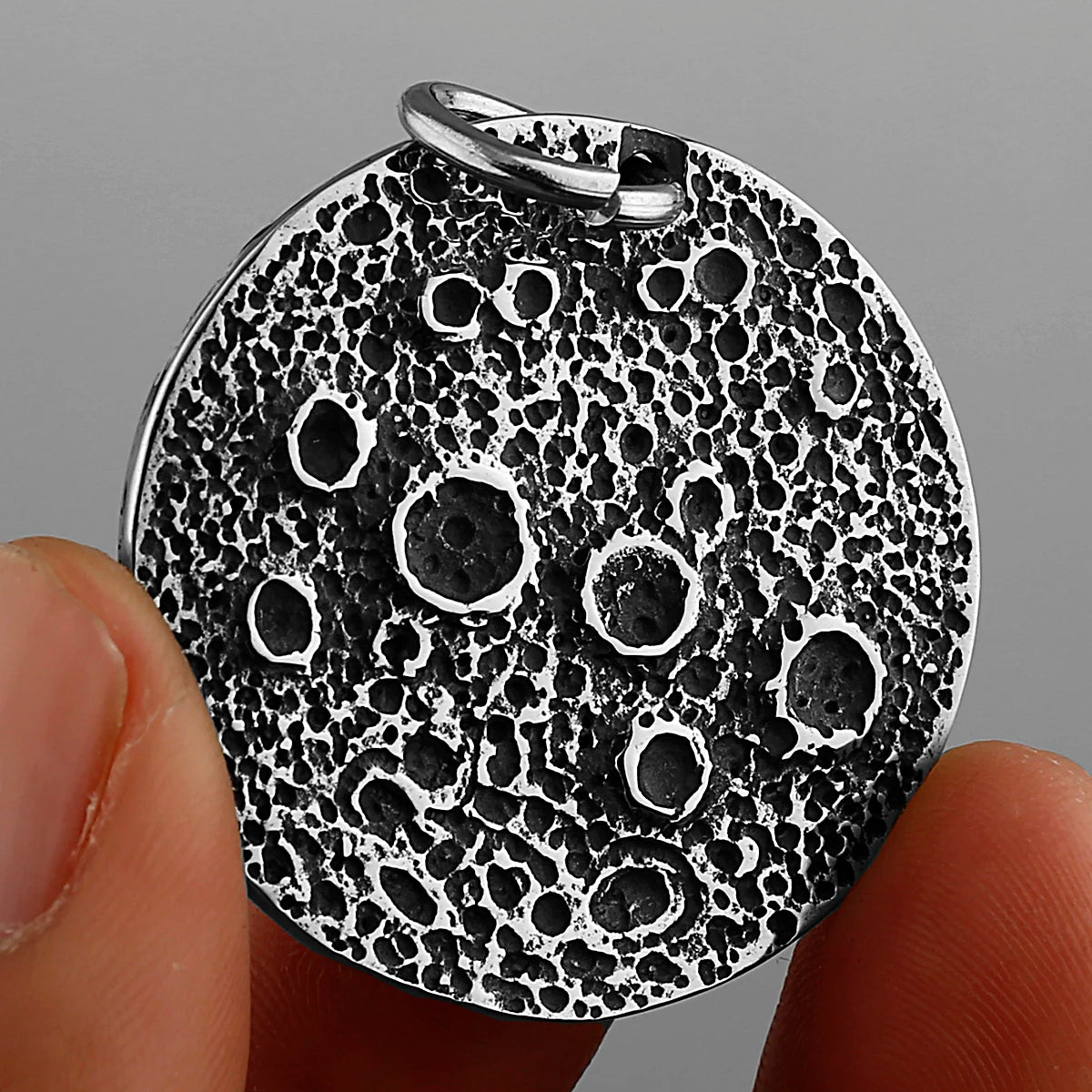 Retro Moon Surface Coin Pendant Unisex Fashion Simple 316L Stainless Steel Pendant Necklace Gift Jewelry Wholesale