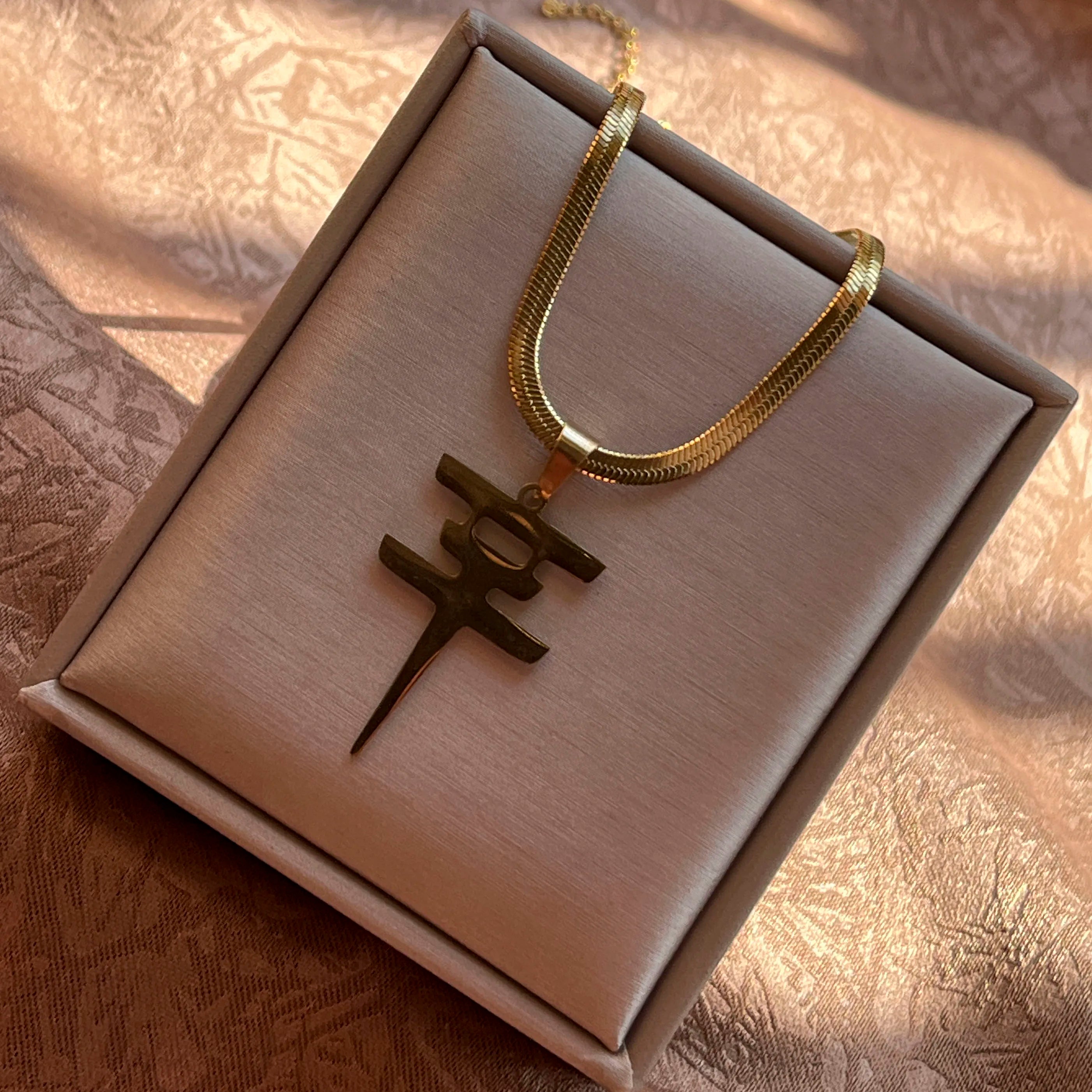 Fashion Women's Tokyo Hotel Necklace Stainless Steel Pendant Bill Kolitz Logo Jewelry Neckchain Snake Blade Choker