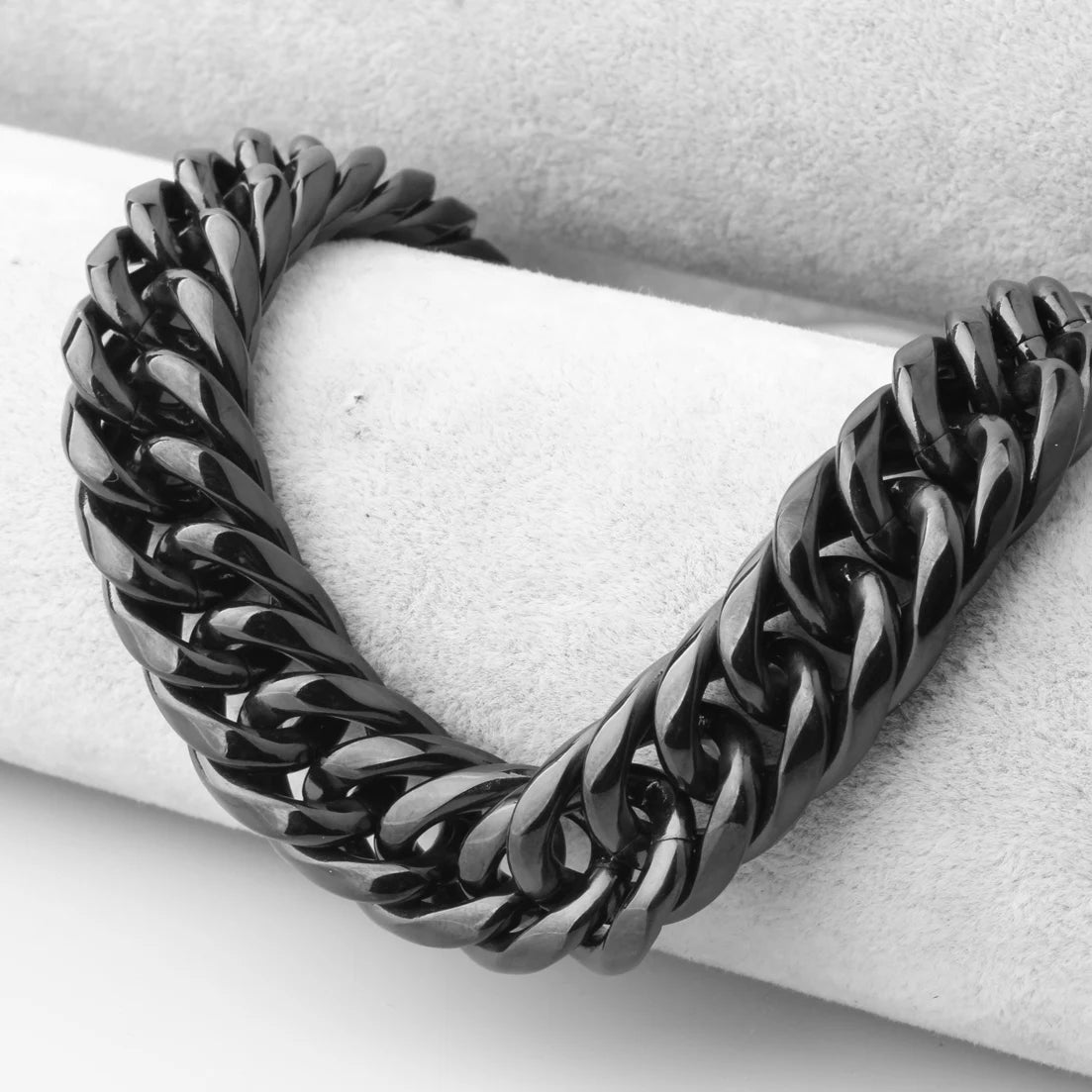 Black Cuban Chain Necklace 9-22mm — SS