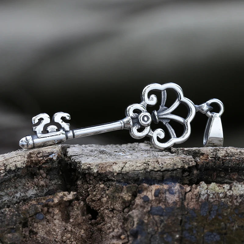 Gothic Key Pendant Necklace — Silver