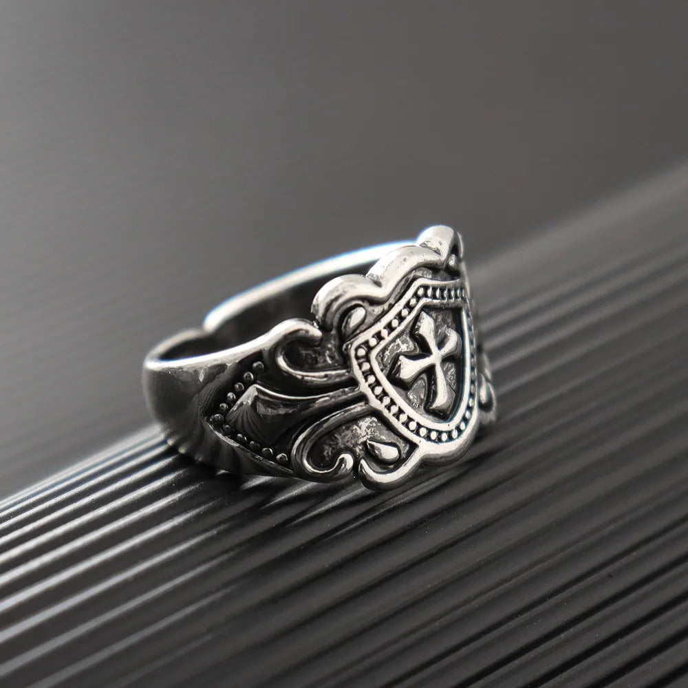 Vintage Knight Cross Amulet Ring for Men — Zinc Alloy