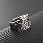 Vintage Knight Cross Amulet Ring for Men — Zinc Alloy
