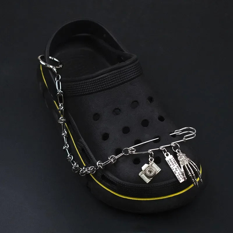 2026 Hot New Designer Shoe Charms Chain Fashion Gift Punk Pendant Metal Buckle Hip Hop Shoe Decoration Accessories For