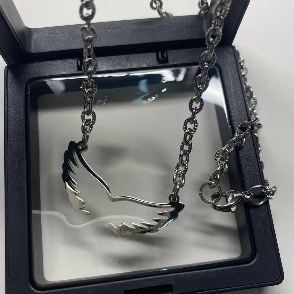 High-quality Stainless Steel Fashionable and Quirky Pendant Necklace for Men, a Hip-Hop Style Personalized Necklace