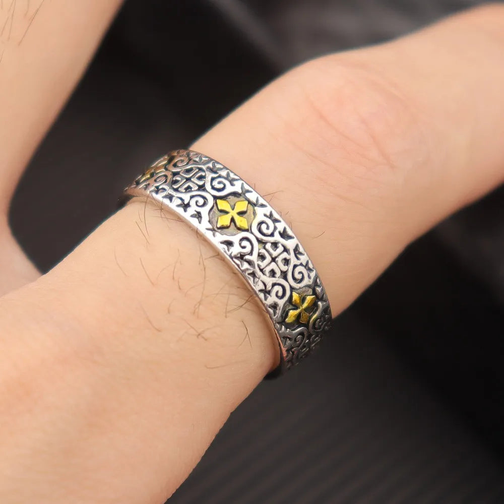 Vintage Knight Cross Amulet Ring for Men — Zinc Alloy