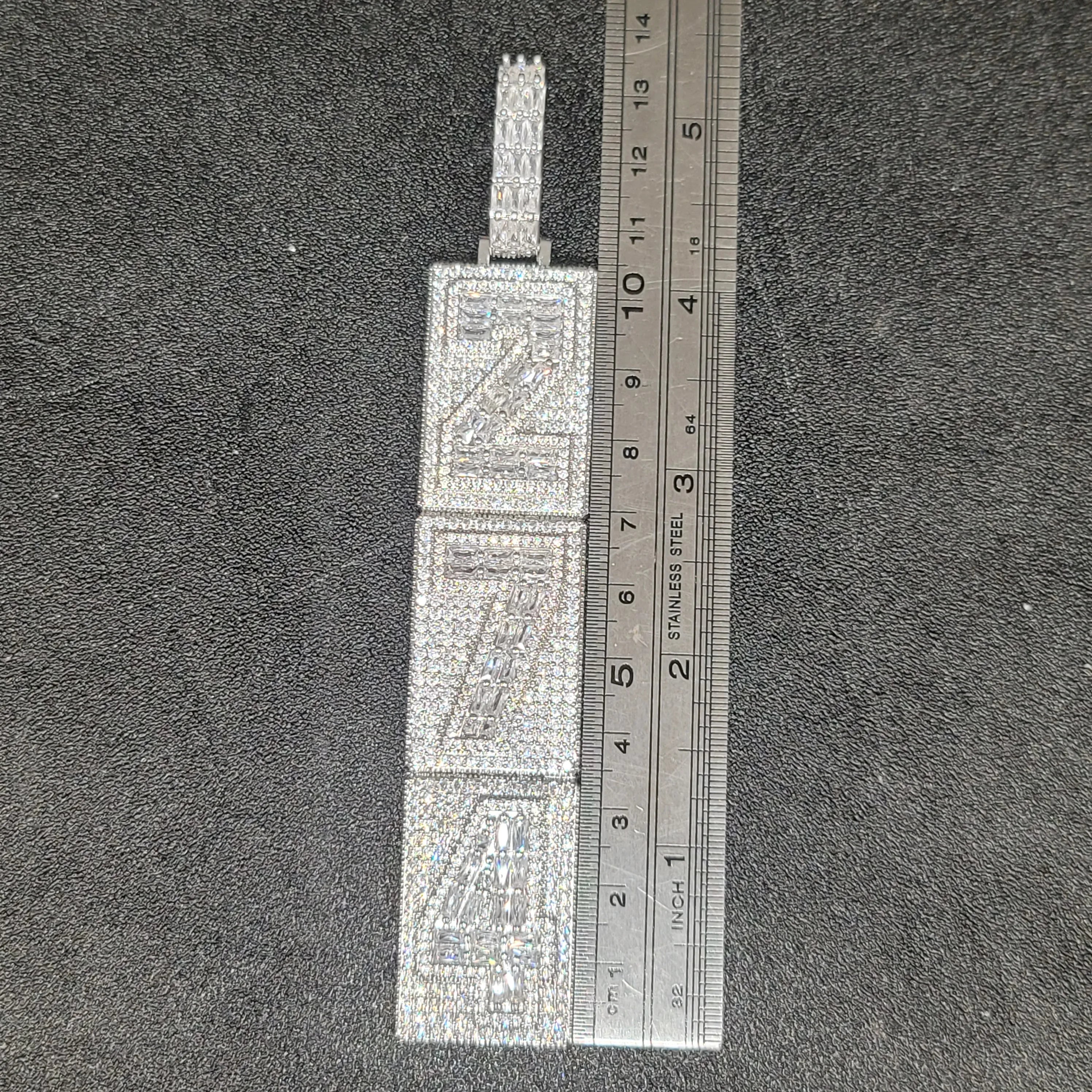 Custom Vertical Arrangement Any Number Letters Pendant Hip Hop Birthday Gifts For Him Her Fashion Iced Out 20MM Necklace Chain