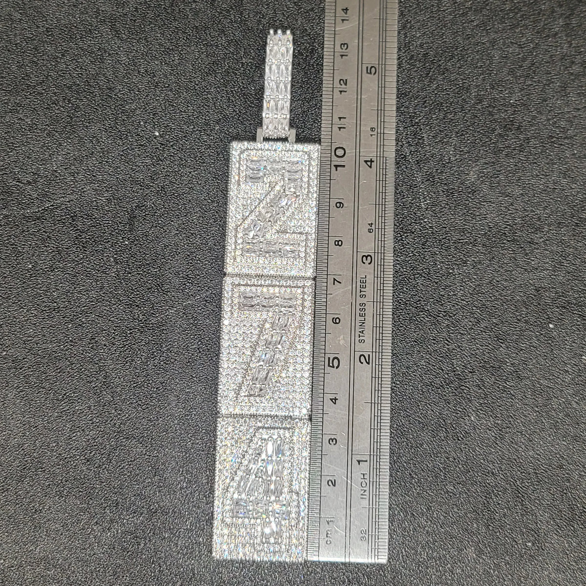 Custom Vertical Arrangement Any Number Letters Pendant Hip Hop Birthday Gifts For Him Her Fashion Iced Out 20MM Necklace Chain
