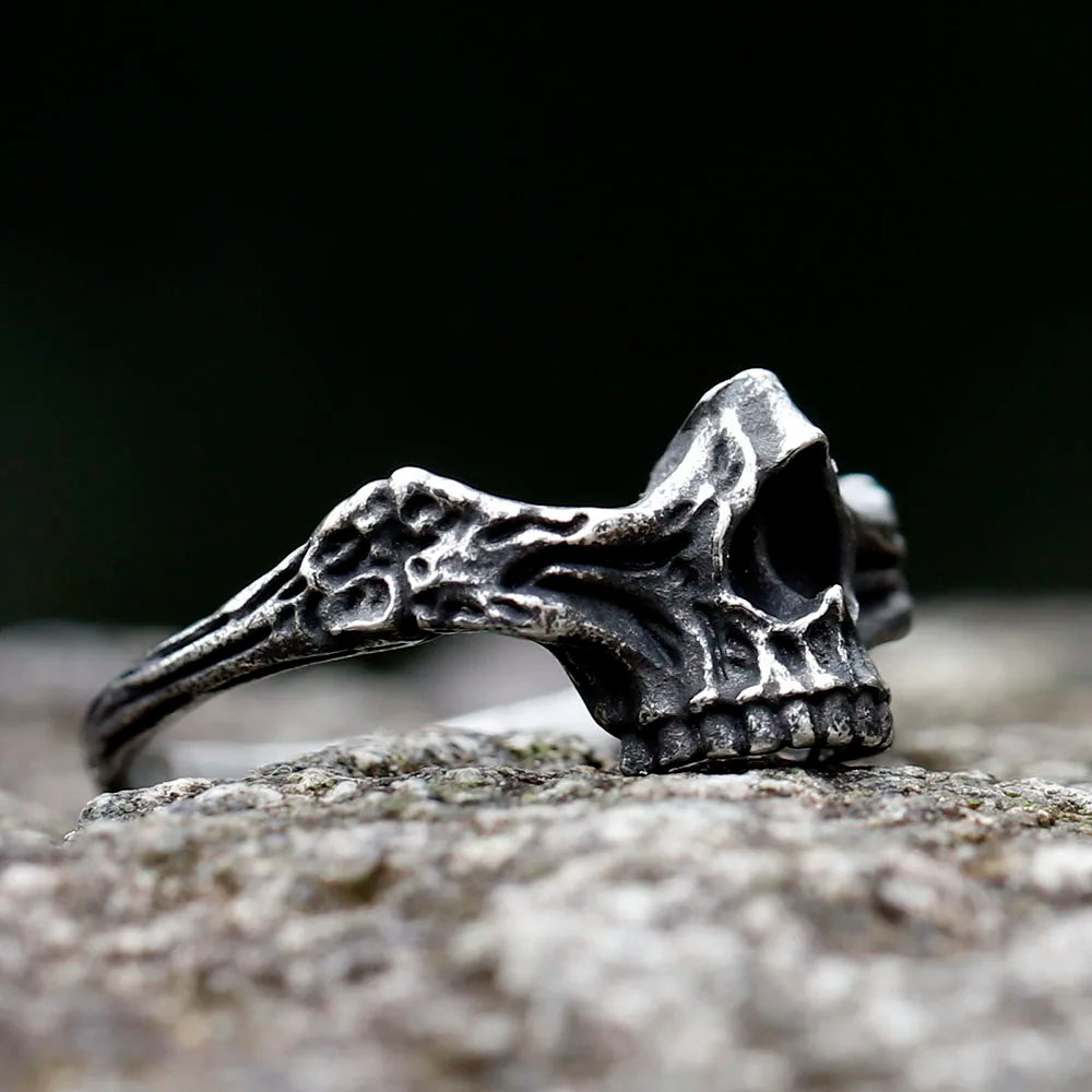 Skull Ring — Gothic Steel Vintage