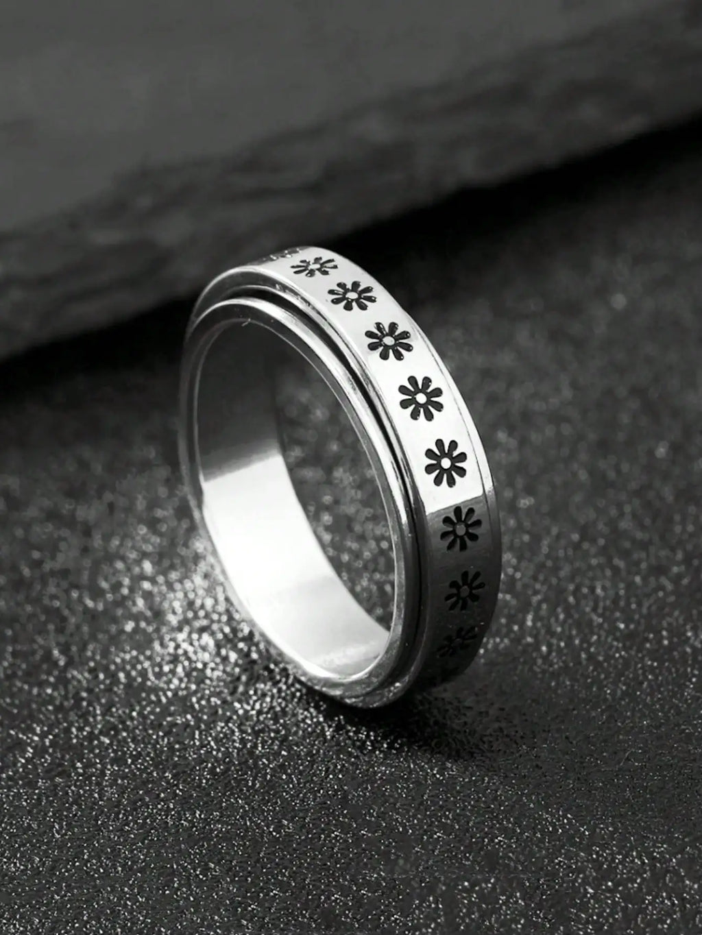 Moon Phase Spinner Ring — Stainless Steel