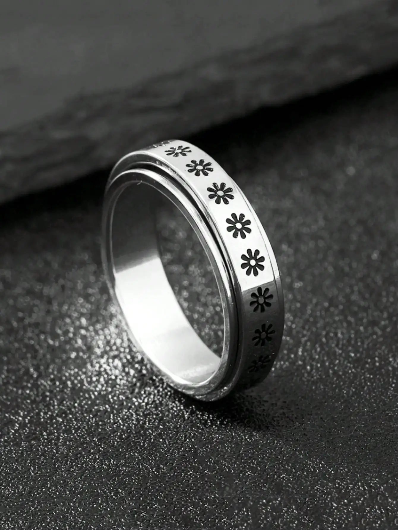 Moon Phase Spinner Ring — Stainless Steel