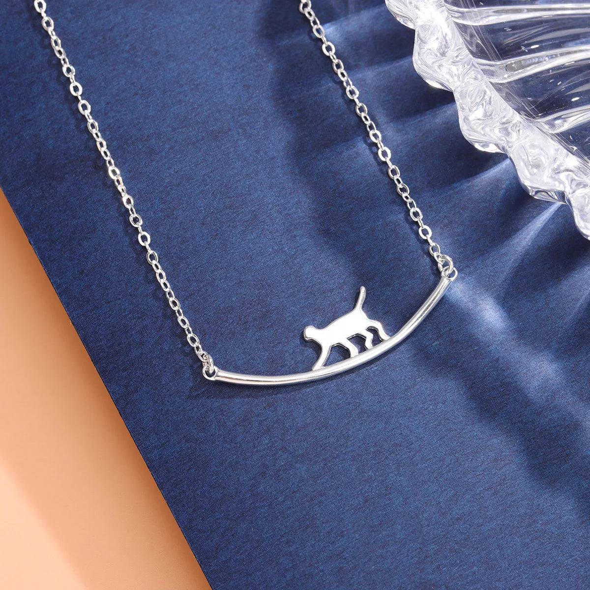 New Fashion Cat Curved Simple Personality 925 Sterling Silver Jewelry Cute Animal Walking Cat Clavicle Chain Necklaces  XL090