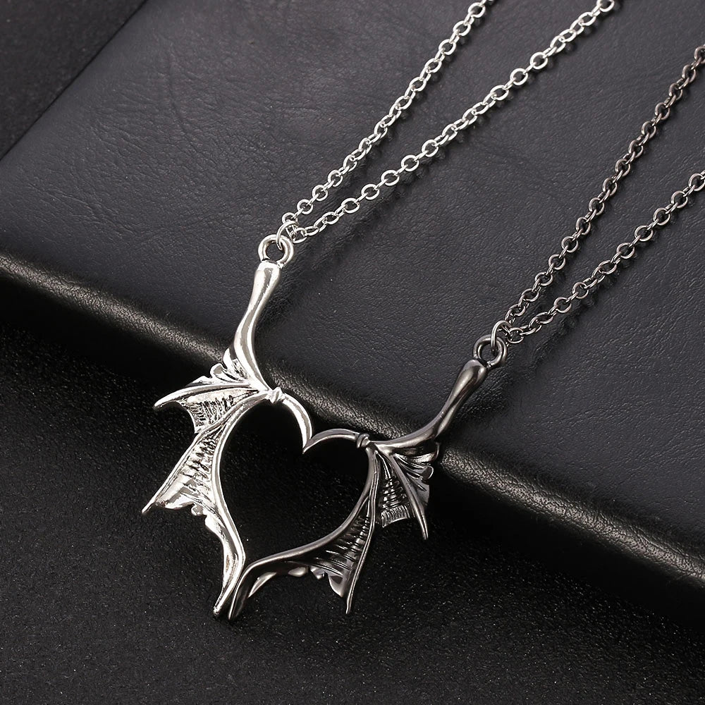 Gothic Split Wing Heart-Shaped Necklace Punk Bat Wings Pendant Unisex Jewelry Accessory for Valentine's Day Gift