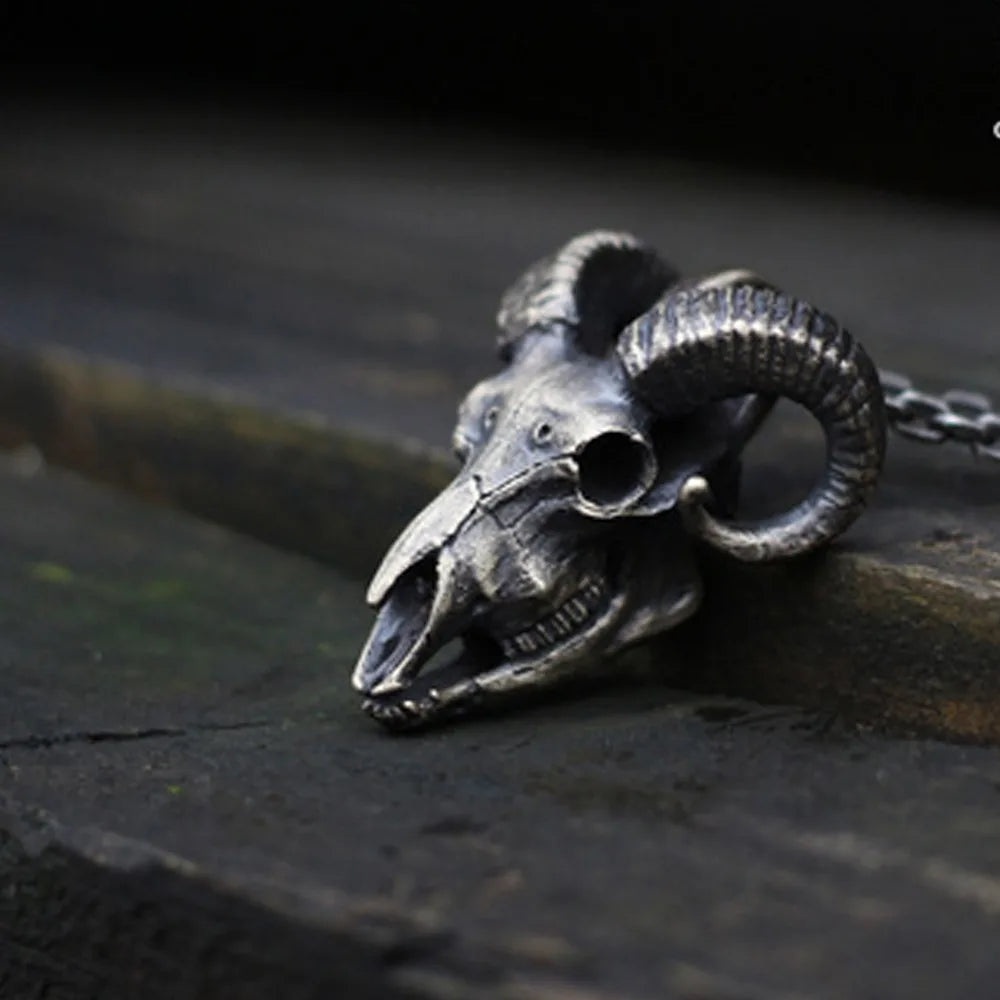 1 Piece of New Simple Trendy Skull Plate Goat Skull Pendant Necklace Punk Retro Men and Women Couple Pendant Jewelry Wholesale