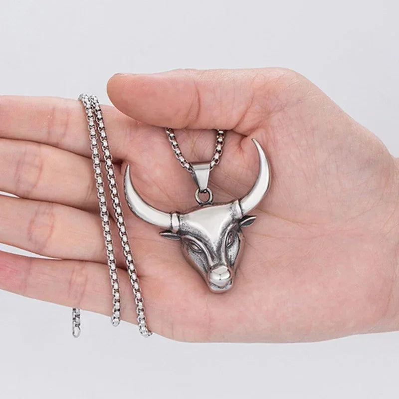 Retro Punk Turquoise Bull Head Pendant Necklace for Men Fashion Hip Hop Motorcycle Riding Trend Cool Personalized
