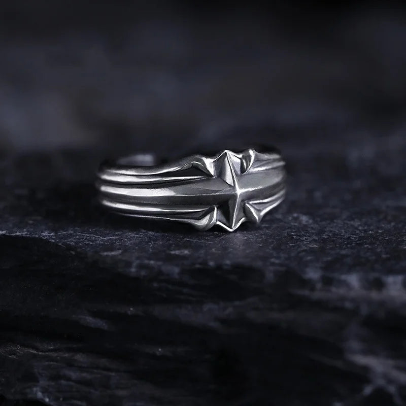 Relief Star Finger Ring — Vintage Line Design