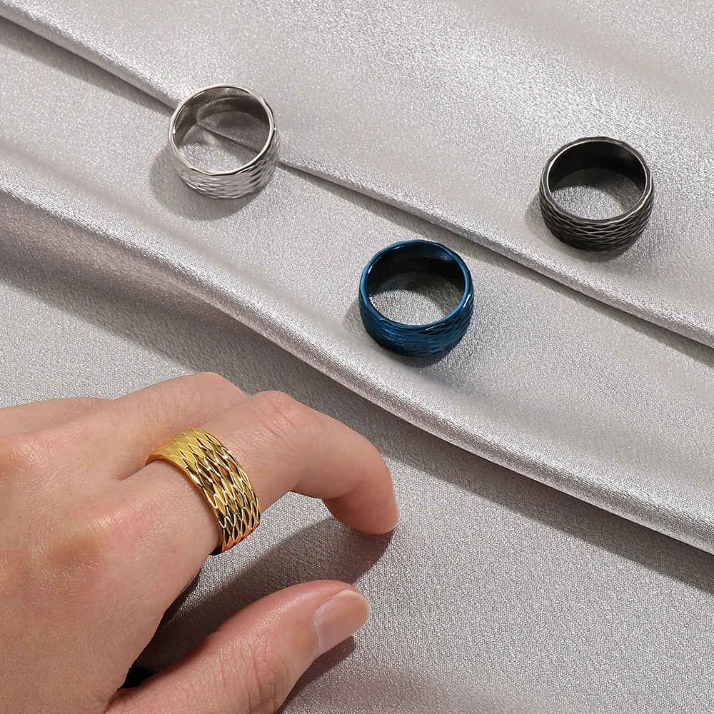 Waterproof Vacuum Plated Blue Gold Color 316l Stainless Steel Rings for Man 10mm Width Rhombus Design Mens Ring Fashion