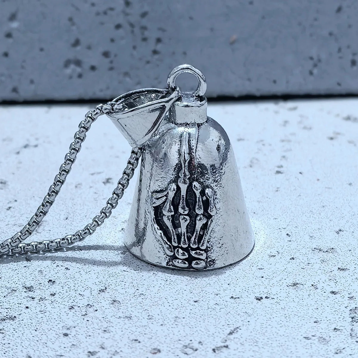 Moto Bell Steel Pendant Retro Skeleton Palm Middle