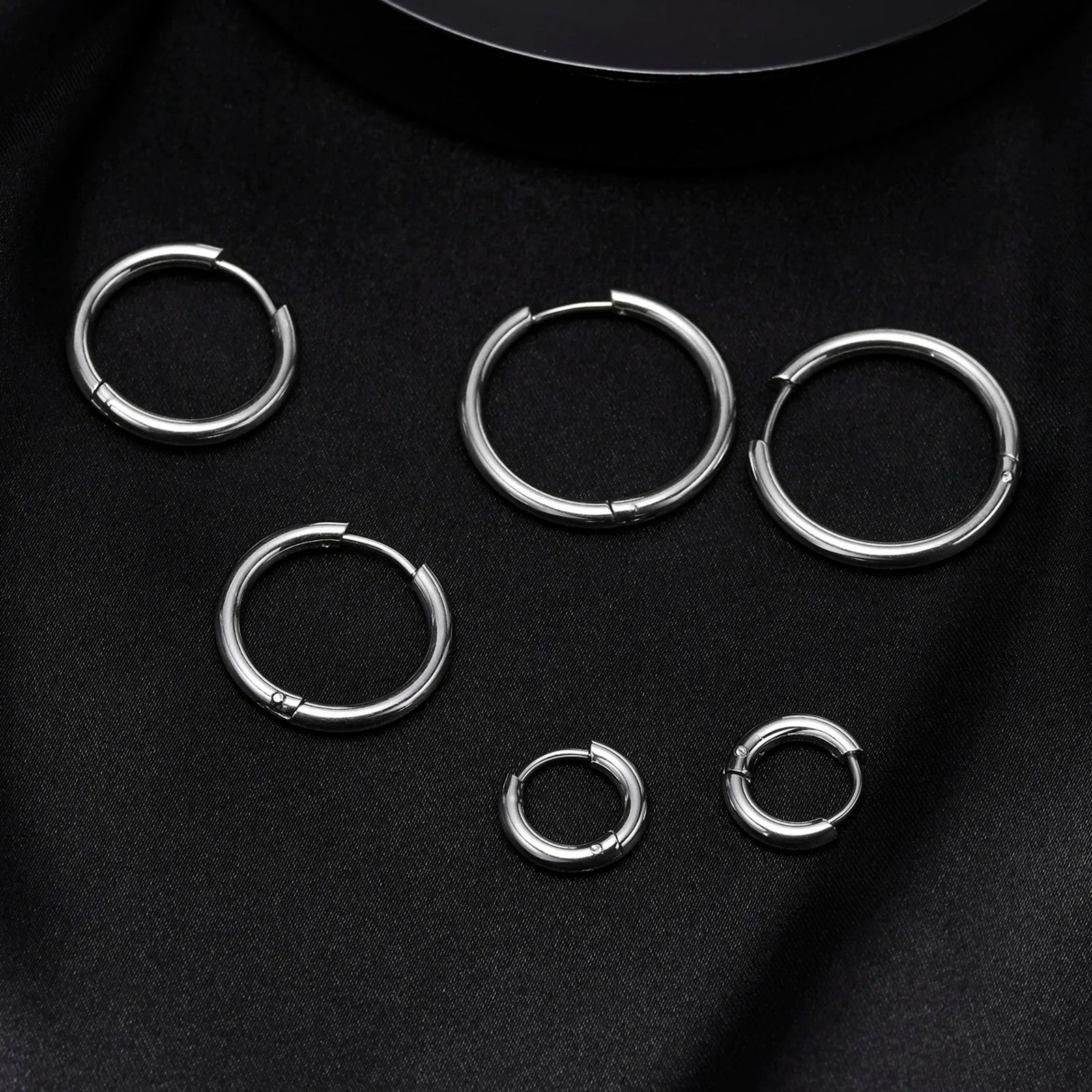 Minimal Hoop Earring — Stainless Steel