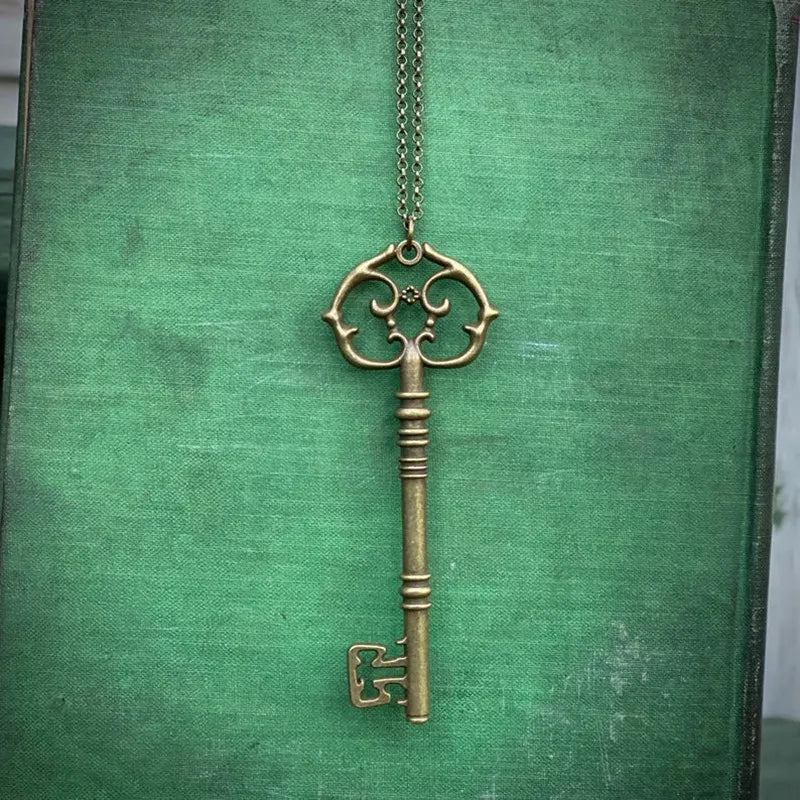 Antique Bronze Skeleton Garden Key Pendant Necklace — Zinc Alloy