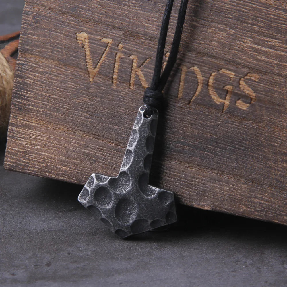 Fashion Valknut Viking Thor's Hammer Pendant Necklace With keel Chain As Men Gift with wooden box
