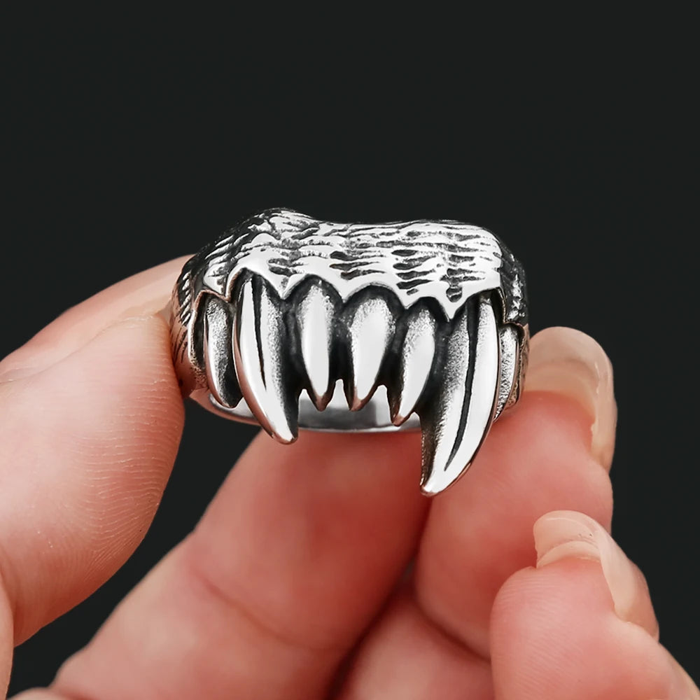 Gothic Beast Teeth Ring — Stainless Steel