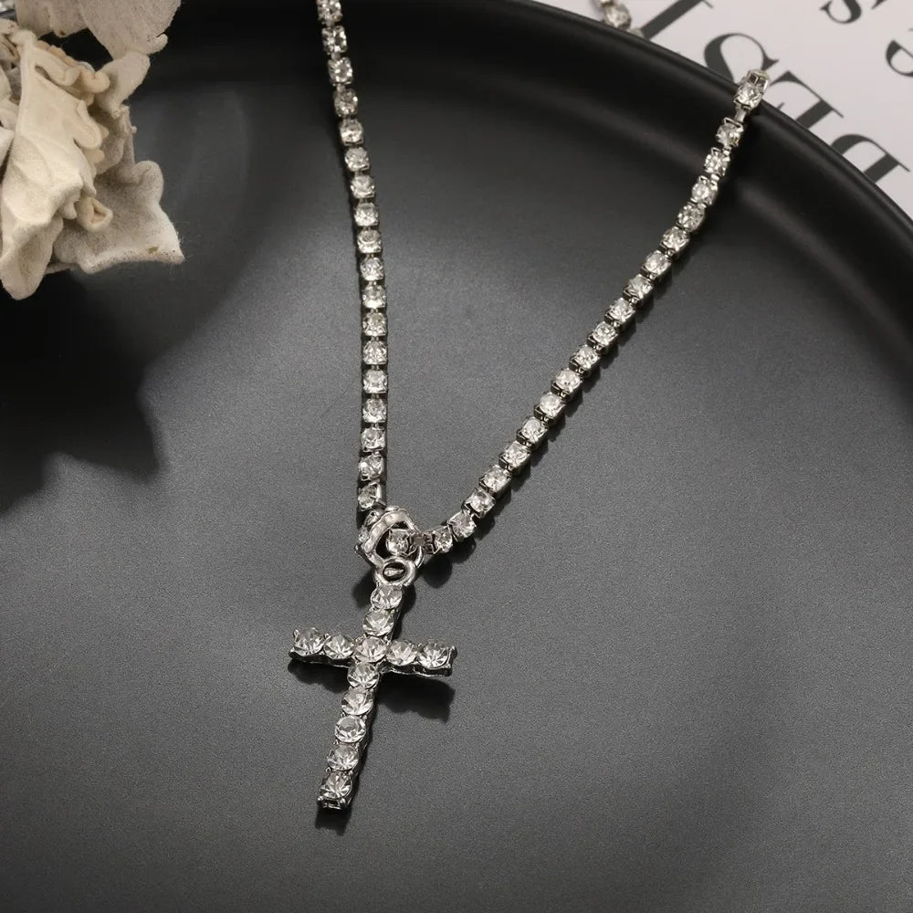 Personality Trend Silver Color Zircon Cross Pendant Necklace for Women Charm Shiny Crystal Chokers Jewelry Gift