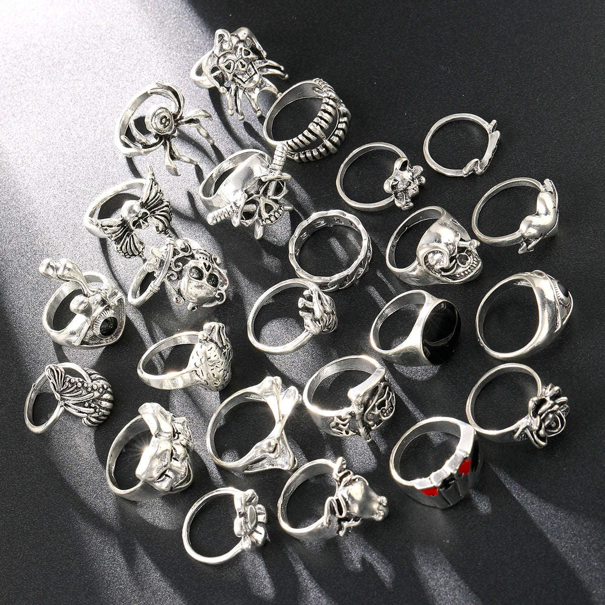 24 Pcs Gothic Skeleton Unisex Ring Set Punk Grunge Butterfly Frog Woman Man Jewelry Hip Hop Party Street Ring