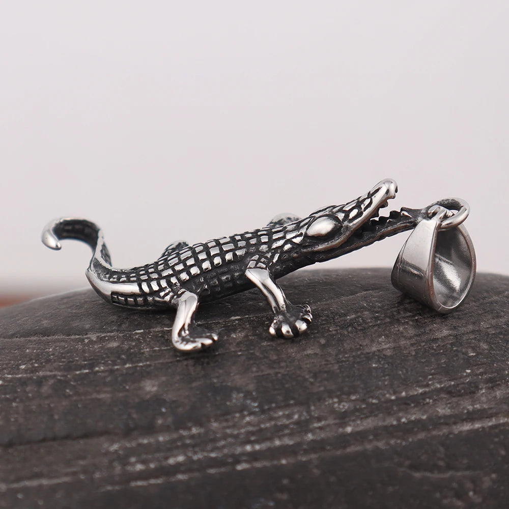 Creative Small Size Crocodile Necklace for Men Women Popular Stainless Steel Animal Pendant Fashion Charm Jewelry Gift Wholesale