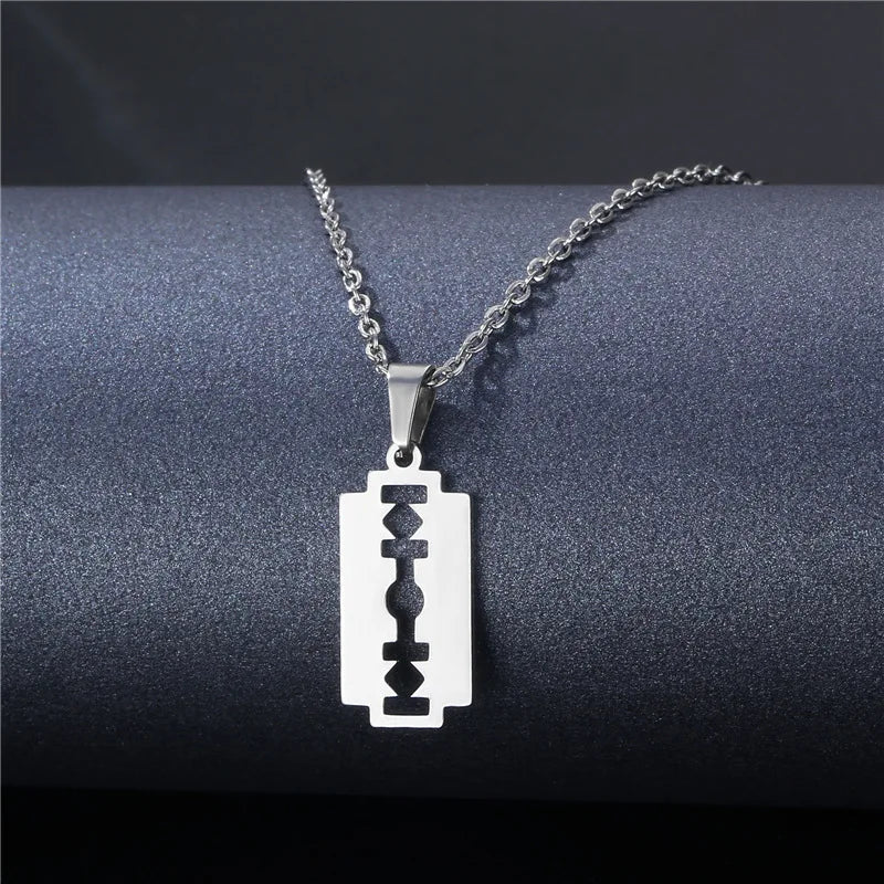 Creative Blade Pendant Necklace Punk Clavicle Chain for Women Men Fashion Metal Sweater Chain Jewelry Accessories Gift
