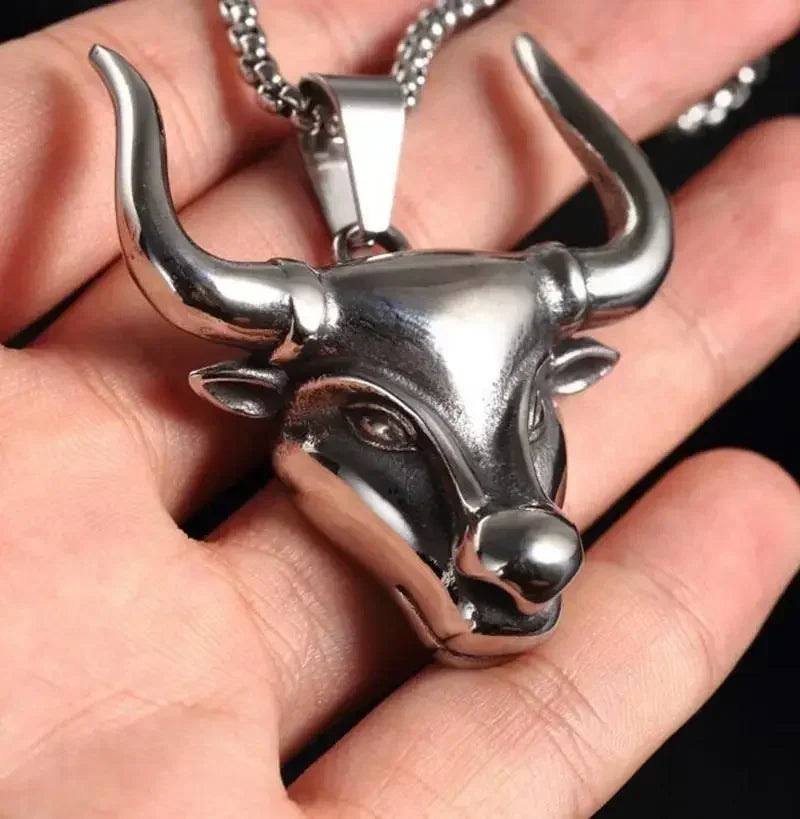 Retro Punk Turquoise Bull Head Pendant Necklace for Men Fashion Hip Hop Motorcycle Riding Trend Cool Personalized