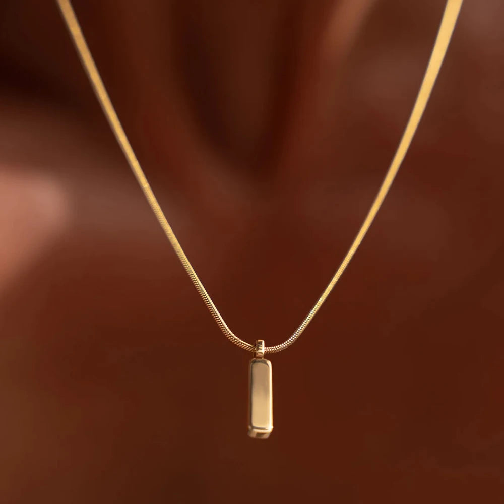 Men's stainless steel jewelry golden pendant Cuban chain necklace waterproof and non fading quality jewelry sold directly