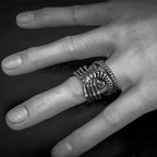 Alien Skeleton Men'S Punk Motorcycle Style Bold Skull Claw Ring Exaggerated Trendy Finger Accessory
