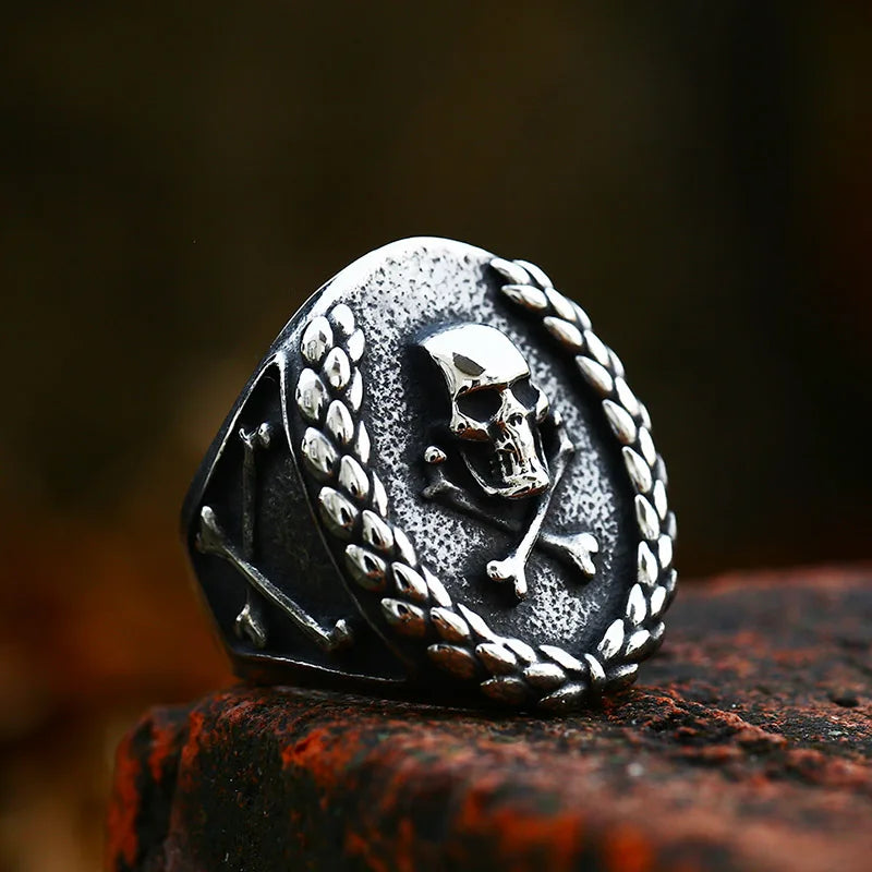 Pirate Navigation Skull Ring — Gothic