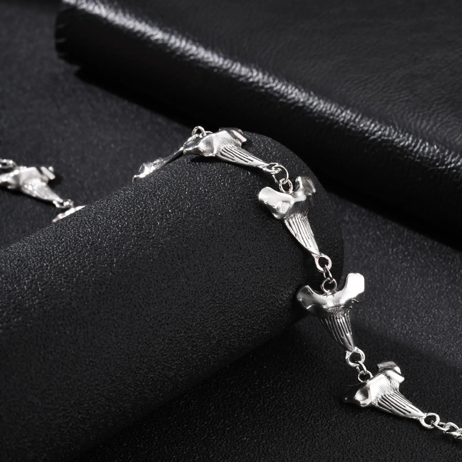 Vnox Shark Tooth Necklaces for Men, Silver Color Alloy Adjustable Chain Irregular Pendant Necklace Street Casual Daily Jewelry
