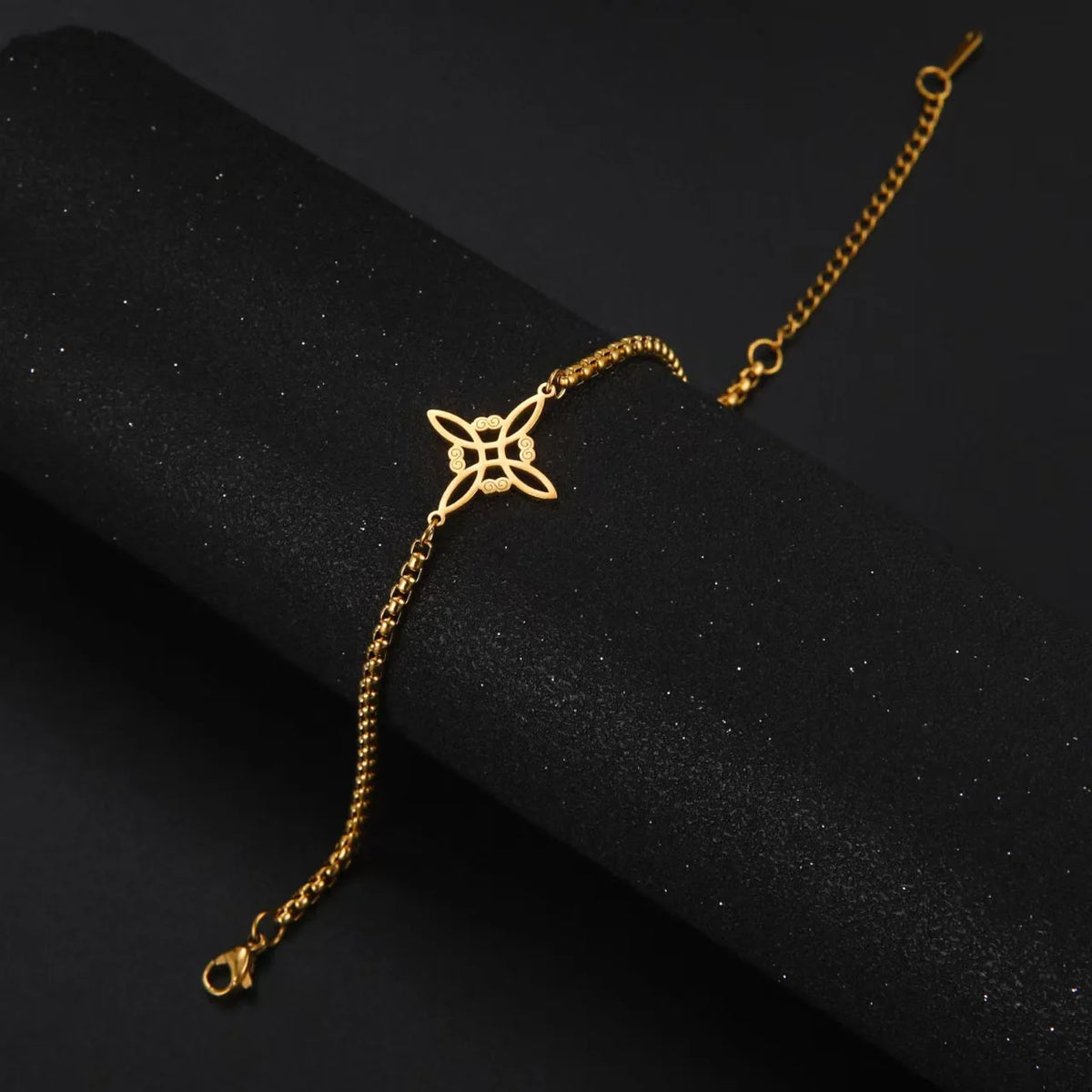 Witch Knot Irish Knot Bracelet for Women — Minimalist Two-Tone