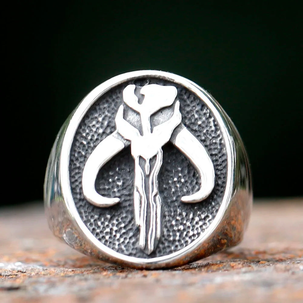 2024 new Alien Skull Ring for Men And Women Cool Stainless Steel Punk Biker Ring Vintage Gothic Signet Ring