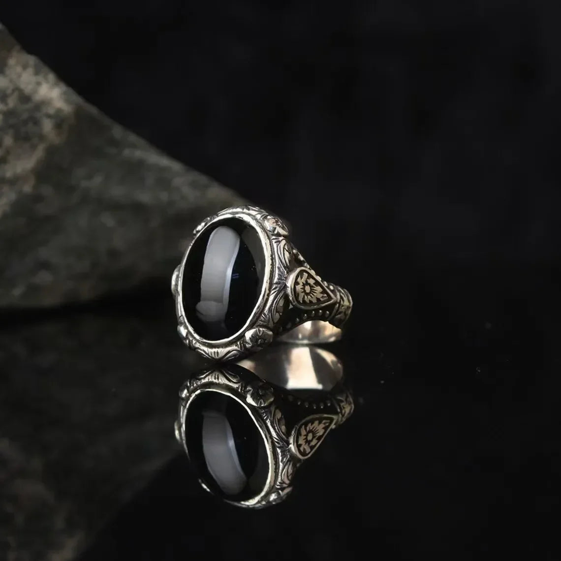 Oval Filigree Ring — Silver-Tone Vintage Open Band