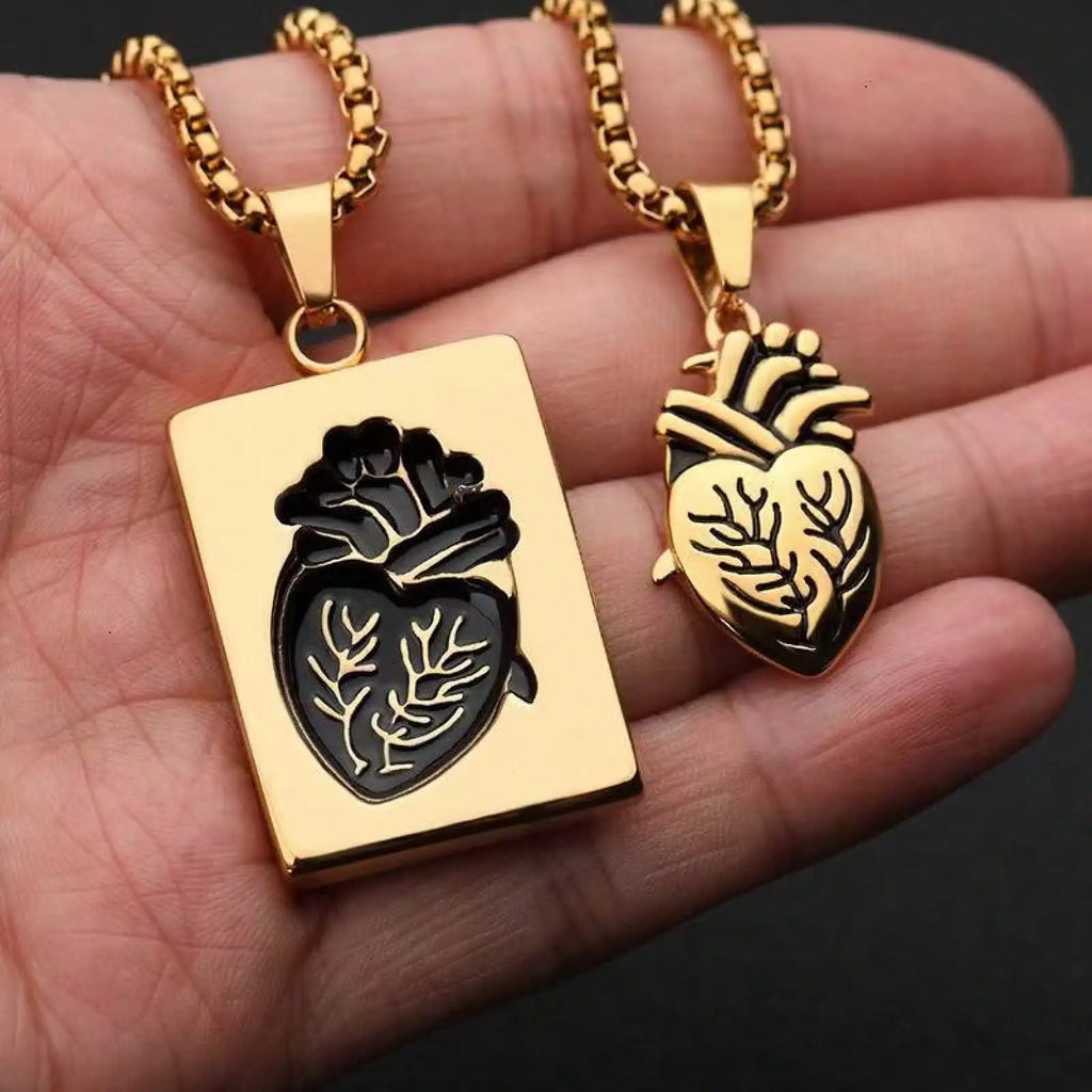 “Heart Shape Couple Necklace, Stylish Valentine's Gift for Couples”。