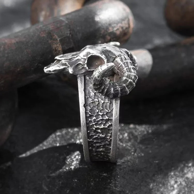 1 Retro Punk Skull Ram Head Ring - Unisex Hip-Hop Style with Motorcycle Elements, Adjustable Open Design, Skull