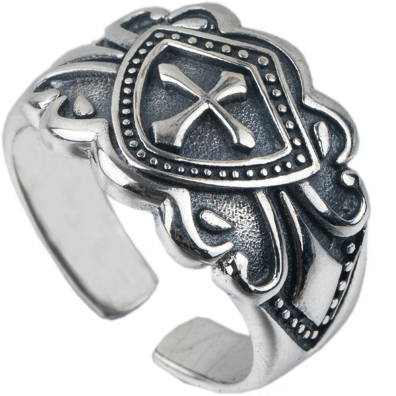 Vintage Knight Cross Amulet Ring for Men — Zinc Alloy