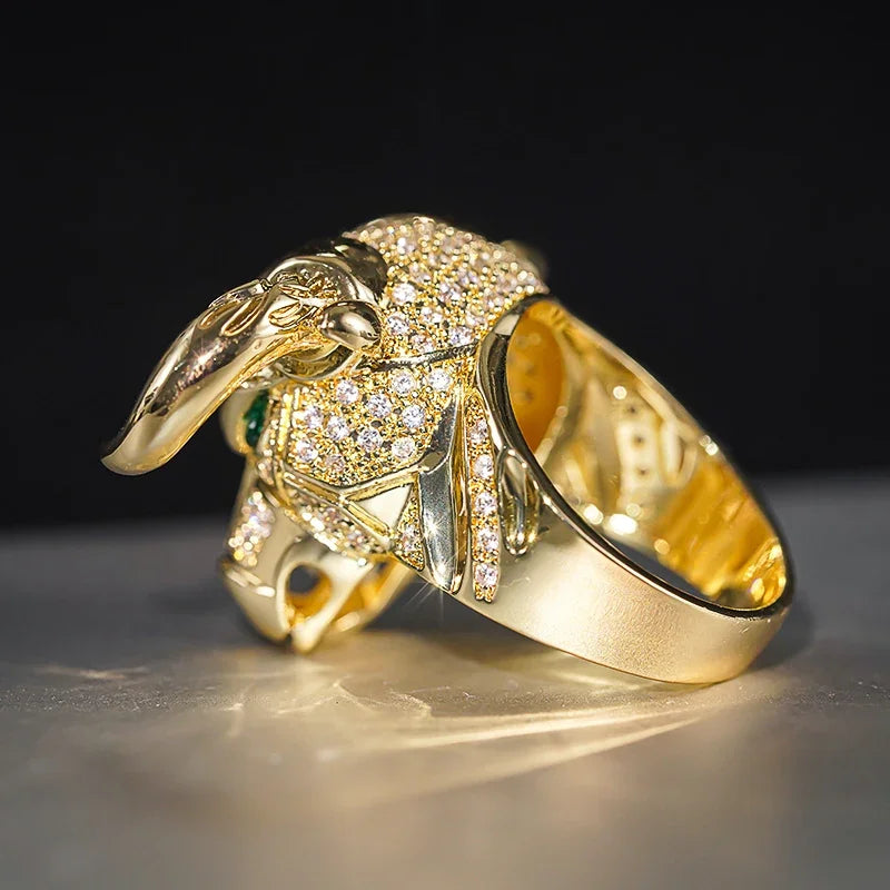Noble Iced Out Bull Head Ring for Men/Women with Green CZ Eyes Hip Hop Charming Jewelry for Party Rapper Style Accessory