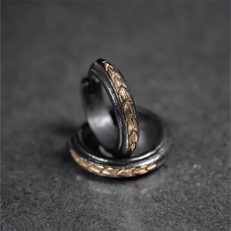 Black Gold Scale Pattern Huggie Hoop Earrings — Two-Tone