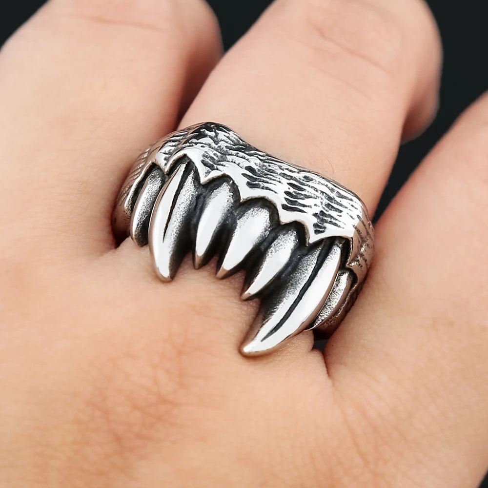 Gothic Beast Teeth Ring — Stainless Steel