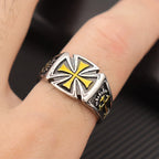 Vintage Knight Cross Amulet Ring for Men — Zinc Alloy